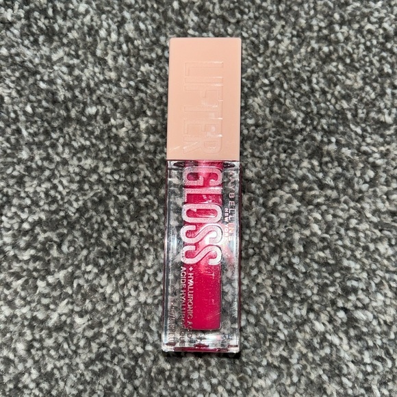MaybellineLifter Gloss Plumping Lip Gloss with Hyaluronic Acid - 24 Bubblegum - Picture 4 of 8